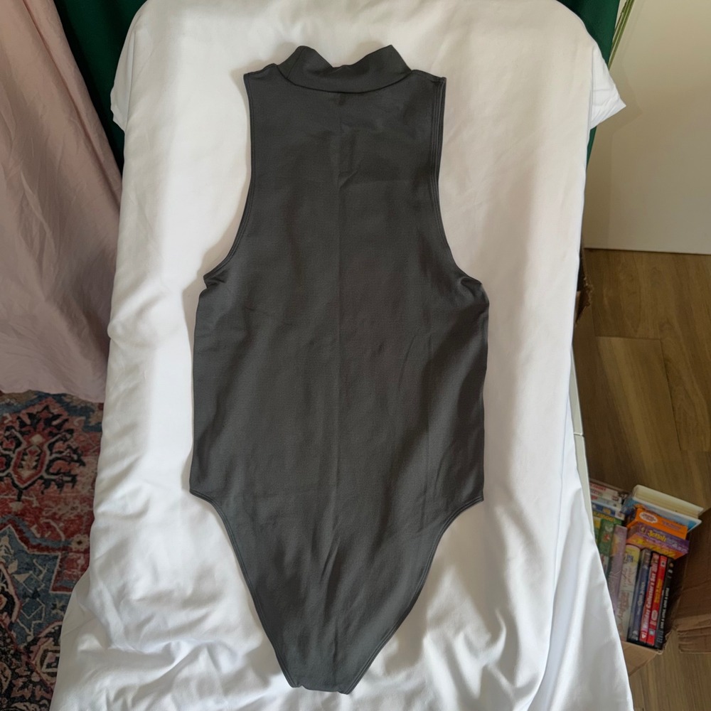 NWT- clean girl Mock Neck Sleeveless Bodysuit- Minimalist